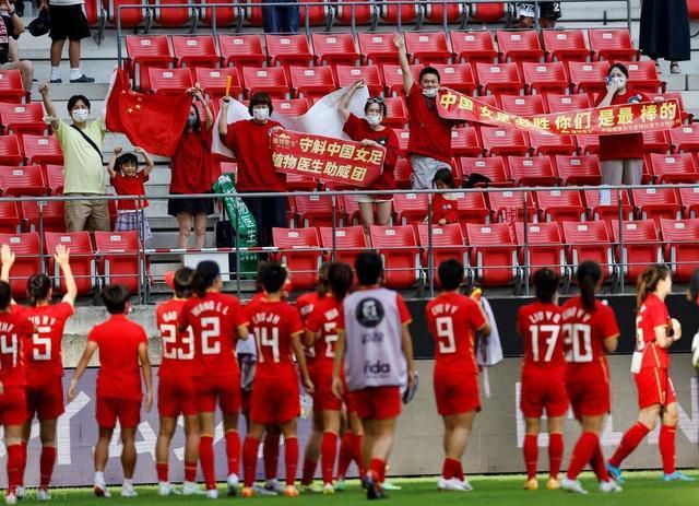 不过国米不准备为合同只剩半年的穆里尔支付太多转会费，只想冬季低价签约。